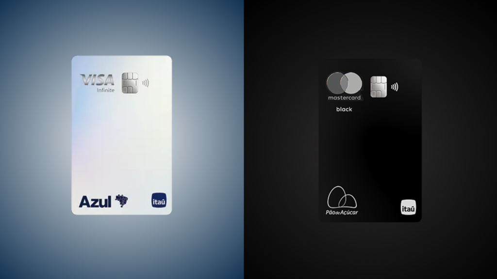 Imagem comparativa entre dois cartões de crédito de alto nível: à esquerda, o Azul Visa Infinite, com design elegante em tom perolado, logotipos da Azul e do Itaú no canto inferior e tecnologia de pagamento por aproximação; à direita, o Pão de Açúcar Mastercard Black, com acabamento preto fosco, logotipos do Pão de Açúcar, Itaú e Mastercard, também equipado com tecnologia contactless. Ambos os cartões são voltados para clientes que buscam benefícios exclusivos e vantagens em viagens e compras.