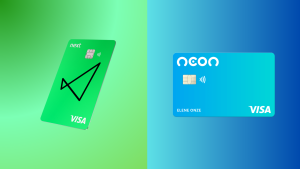 Comparativo visual entre dois cartões de crédito: à esquerda, o cartão verde Next Visa Internacional com design moderno e logo em formato de seta; à direita, o cartão azul Neon Visa com design minimalista e nome do titular “ELENE ONZE” em destaque. Ambos com chip e tecnologia de pagamento por aproximação.
