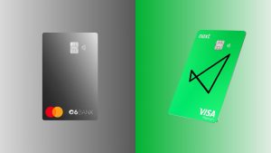 Comparação visual entre os cartões de crédito C6 Platinum, com design preto e logotipo Mastercard, e Next Visa Platinum, em verde vibrante com ícone em forma de seta, destacando o contraste entre duas opções populares no mercado financeiro digital.